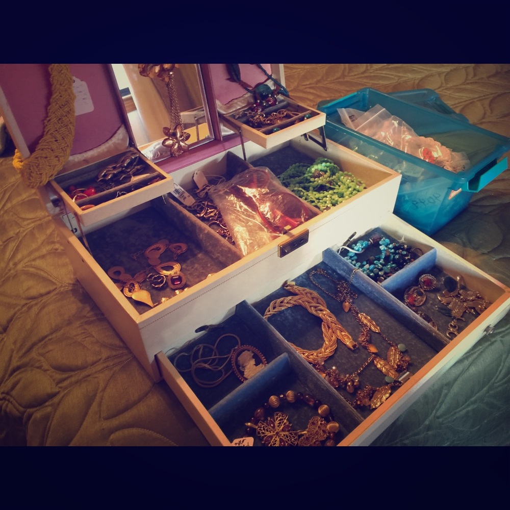 Vintage Jewelry case and lots of jewelry for sale